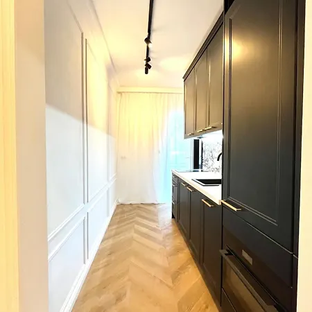 Luxury Modern With Balcony - Near Center Appartamento *