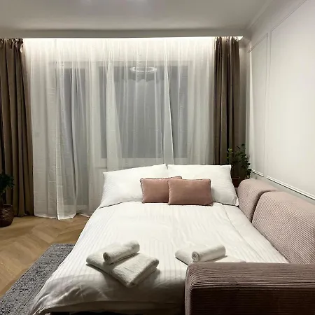 Luxury Modern With Balcony - Near Center *