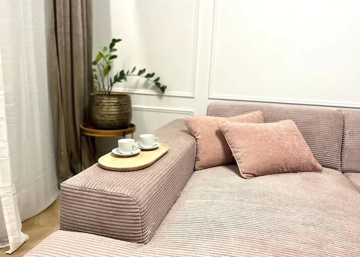 Luxury Modern With Balcony - Near Center *