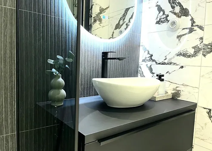 Luxury Modern With Balcony - Near Center Lägenhet Bratislava