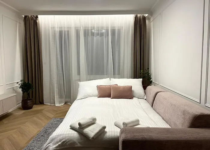 Luxury Modern With Balcony - Near Center *