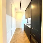 Luxury Modern With Balcony - Near Center Διαμέρισμα *